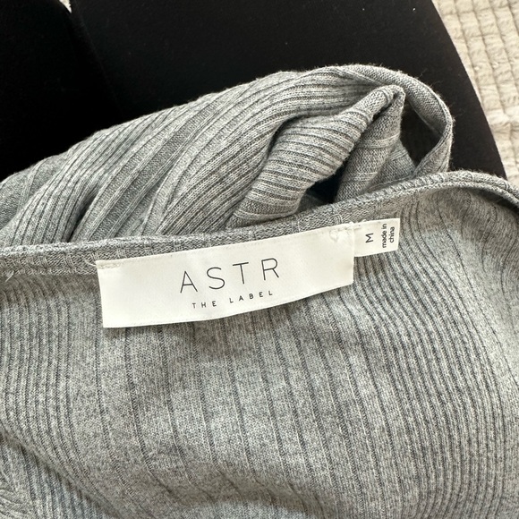 ASTR Gray Wrap Dress - Picture 4 of 4